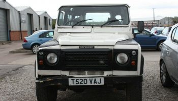 Land Rover Defender 90 2.8i petrol