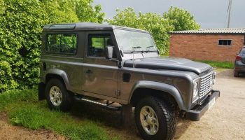 Land Rover Defender 90 County Station Wagon