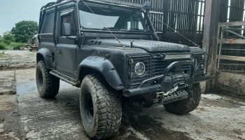 Land rover defender 90. Spares or repair