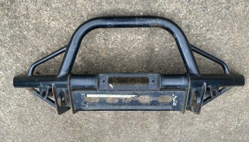 DEFENDER 90 TUBULAR WINCH BUMPER