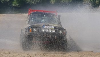 4×4 offroad Zraz Komoča tyres pulling sand šprint (Nissan Patrol, Toyota Landcruiser, Jeep Cherokee)